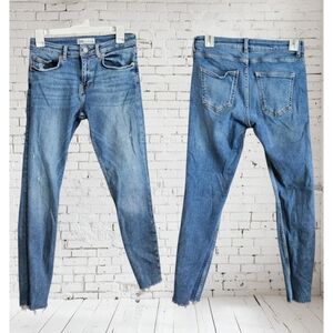 Zara Skinny Jeans Raw Hem Medium Wash Size 8